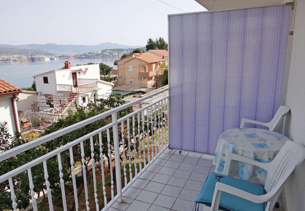 Apartments Tomislav - 120 M From Beach Donji Okrug  Exterior photo