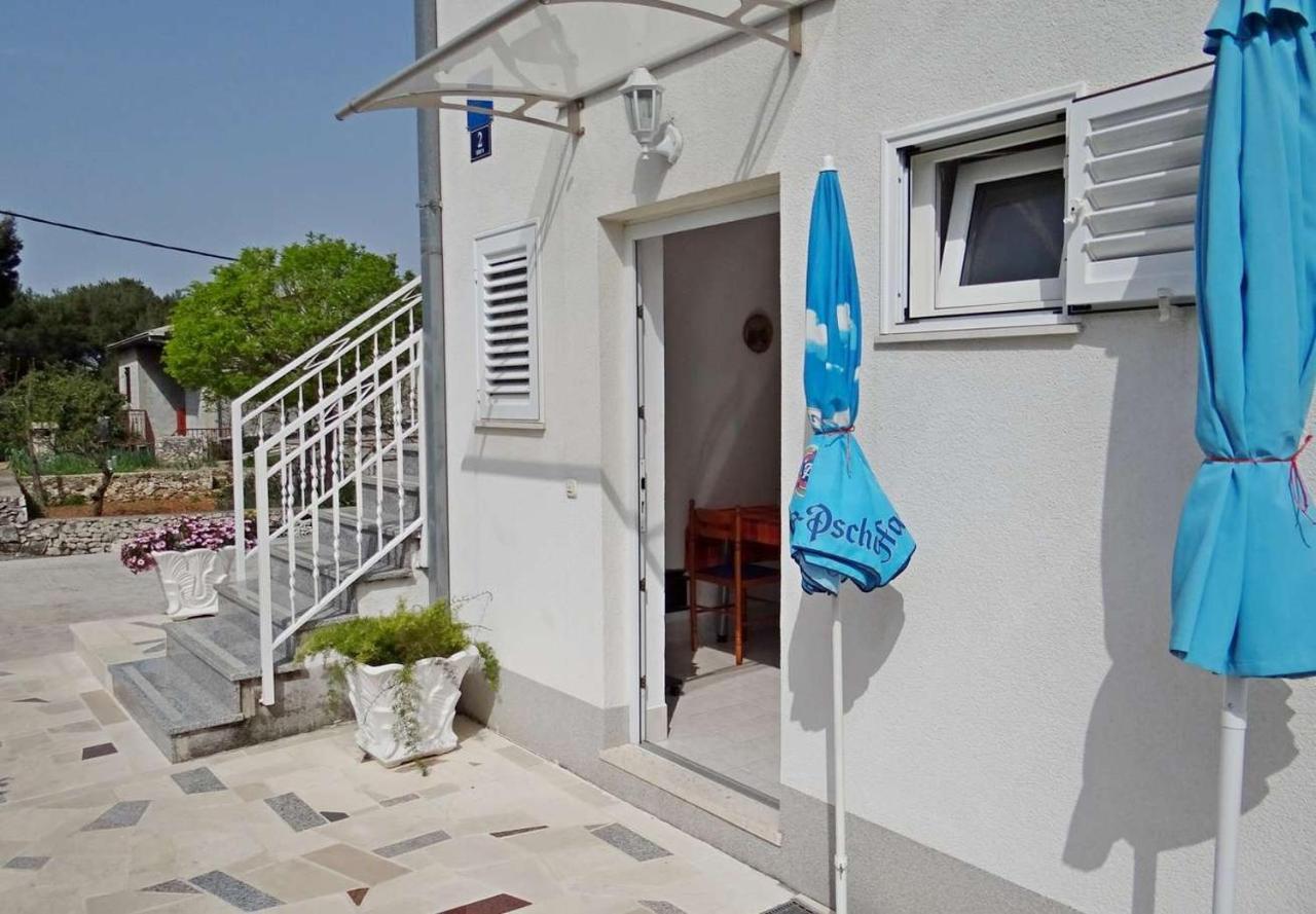Apartments Tomislav - 120 M From Beach Donji Okrug  Exterior photo