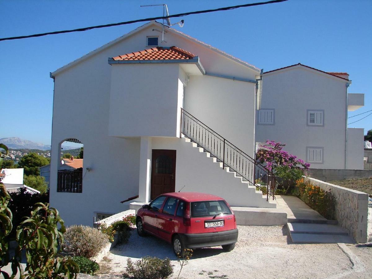 Apartments Tomislav - 120 M From Beach Donji Okrug  Exterior photo
