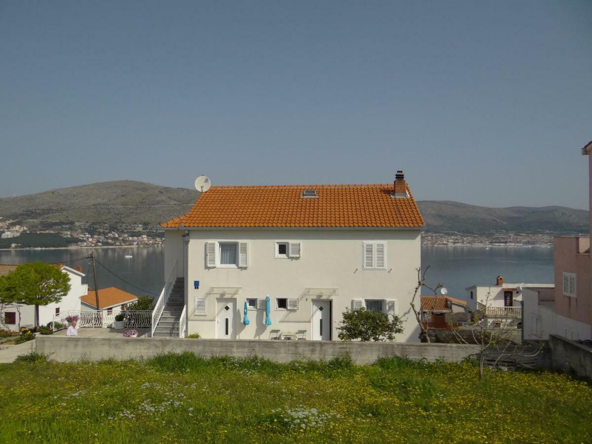 Apartments Tomislav - 120 M From Beach Donji Okrug  Exterior photo